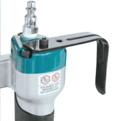 Agrafeuse Sans Fil 18V à Couronne 8.3 Bar (16 Ga) - MAKITA AT2550A -Promos Pro Bricolage Boutique agrafeuse sans fil 18v a couronne makita at2550a 4