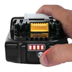 Batterie Pour Outil Sans Fil 18V Li-Ion LXT 2,0 Ah Avec Indicateur De Charge - MAKITA BL1820B -Promos Pro Bricolage Boutique batterie 18v 3ah makita bl1820b 2