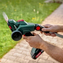 Cisaille à Gazon Et Sculpte Haie SGS 18V LTX Q - METABO 601609840 -Promos Pro Bricolage Boutique cisaille a gazon et sculpte haie sgs 18v ltx q metabo 601609840 5