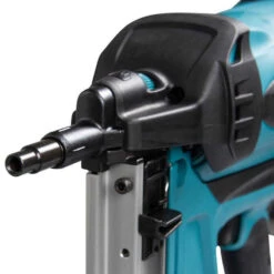 Cloueur Autonome à Gaz 7,2 V Li-Ion 15-40 Mm - MAKITA GN420CLSE -Promos Pro Bricolage Boutique cloueur a gaz li ion makita gn420clse 6