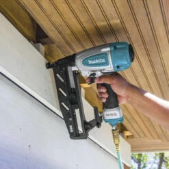 Cloueur Pneumatique 8,3 Bar 16 Ga 25 à 64 Mm - MAKITA AF601 -Promos Pro Bricolage Boutique cloueur pneumatique makita af601 5