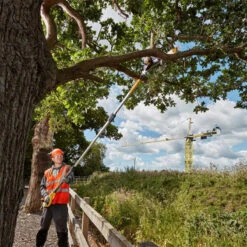 Elagueuse Sur Perche Sans Fil 18V XR Brushless (Solo) - DEWALT DCMPS567N-XJ -Promos Pro Bricolage Boutique elagueuse sur perche sans fil brushless xr 18v dewalt dcmps567n xj 3