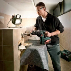 Projecteur De Chantier BSA 14,4 - 18V LED - METABO 602111850 -Promos Pro Bricolage Boutique projecteur de chantier metabo 602111850 3