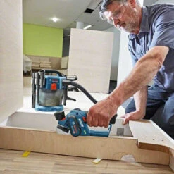 Rabot 12V 56 Mm (2x3.0 Ah) GHO 12V-20 - BOSCH 06015A7001 -Promos Pro Bricolage Boutique rabot sans fil 12v gho 12v 20 bosch 06015a7001 2